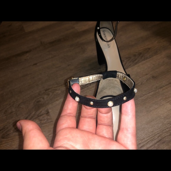 Black heels - Picture 3 of 3